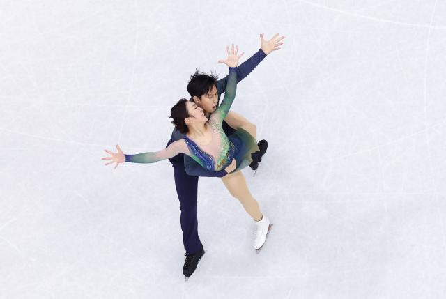 kaiyun开云体育官网-花样滑冰双人滑：“葱桶组合”谢幕战获第五